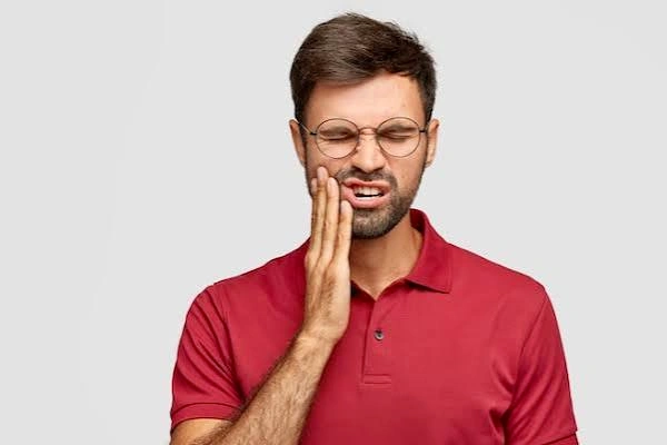 Treatment of bleeding gums